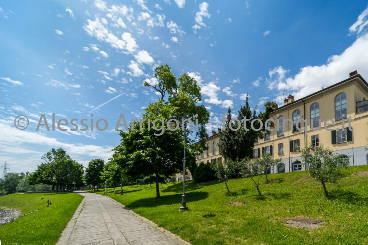 Bluelake Inn Olginate Екстериор снимка