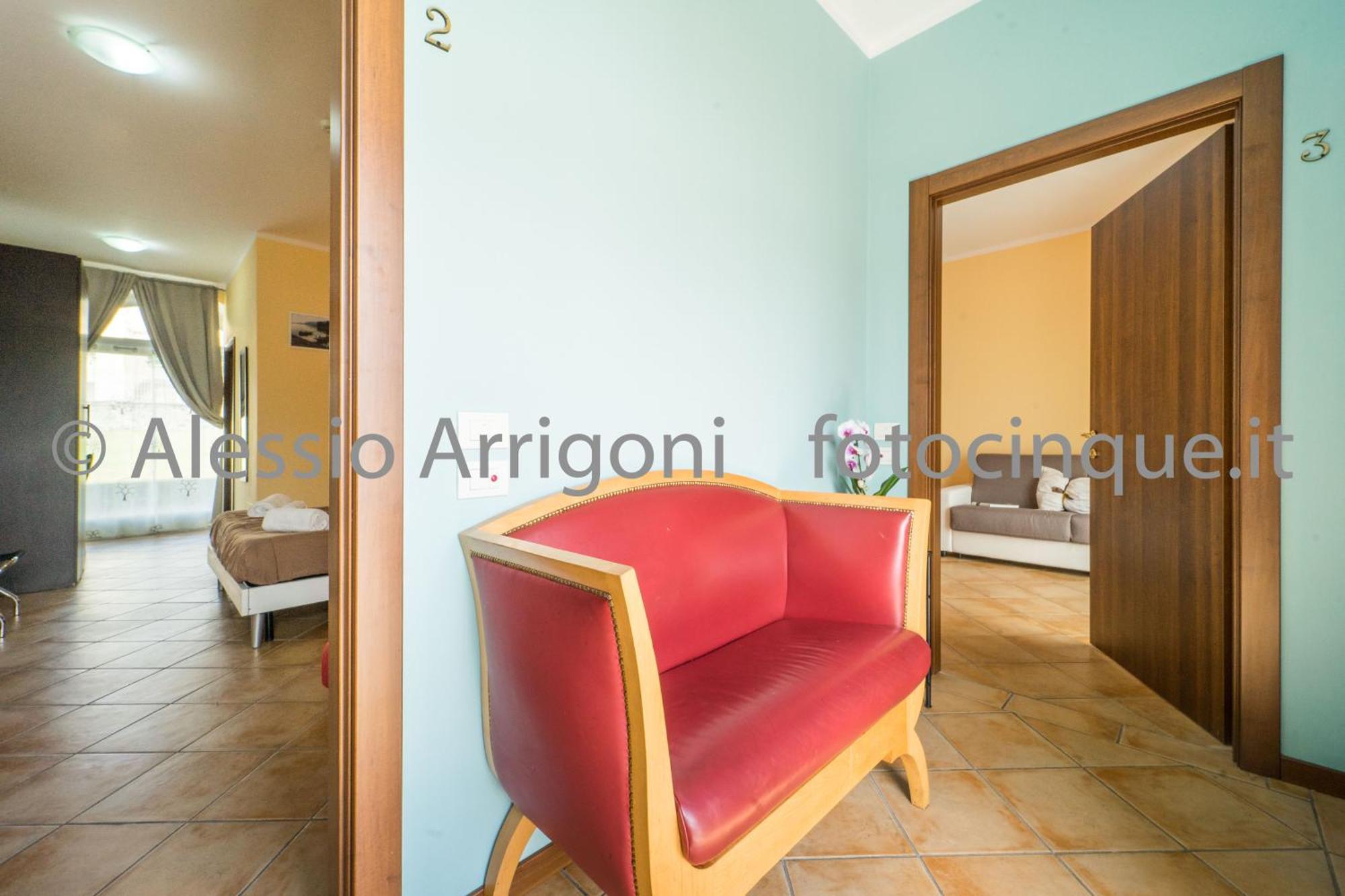 Bluelake Inn Olginate Екстериор снимка