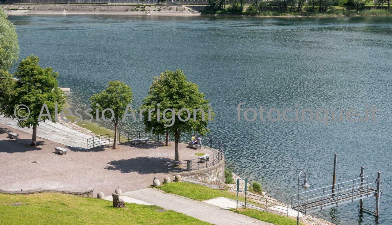 Bluelake Inn Olginate Екстериор снимка