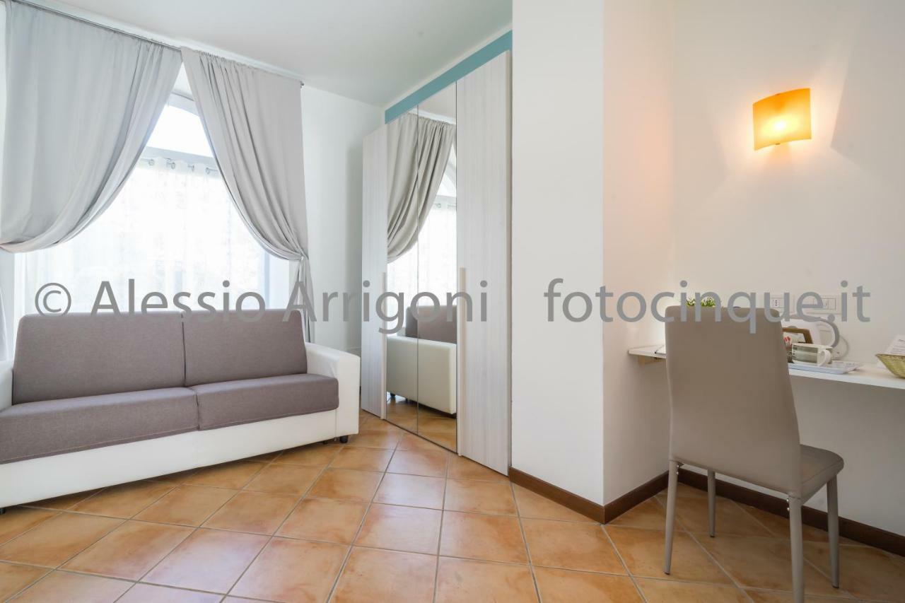 Bluelake Inn Olginate Екстериор снимка